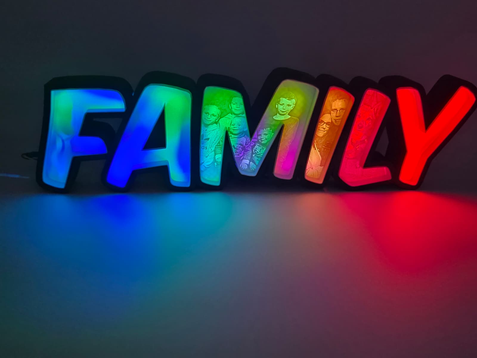 LED Schriftzug mit eigenen Bildern | Personalisiertes Geschenk