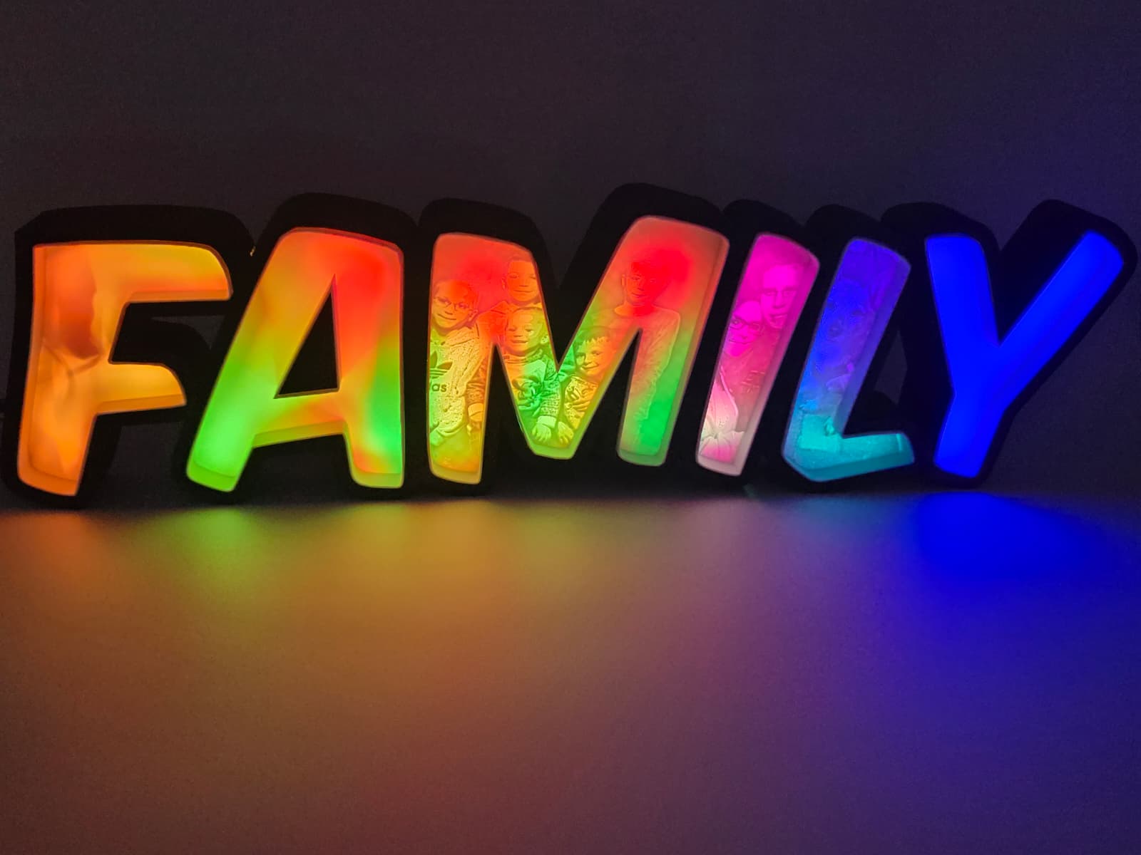 LED Schriftzug mit eigenen Bildern | Personalisiertes Geschenk